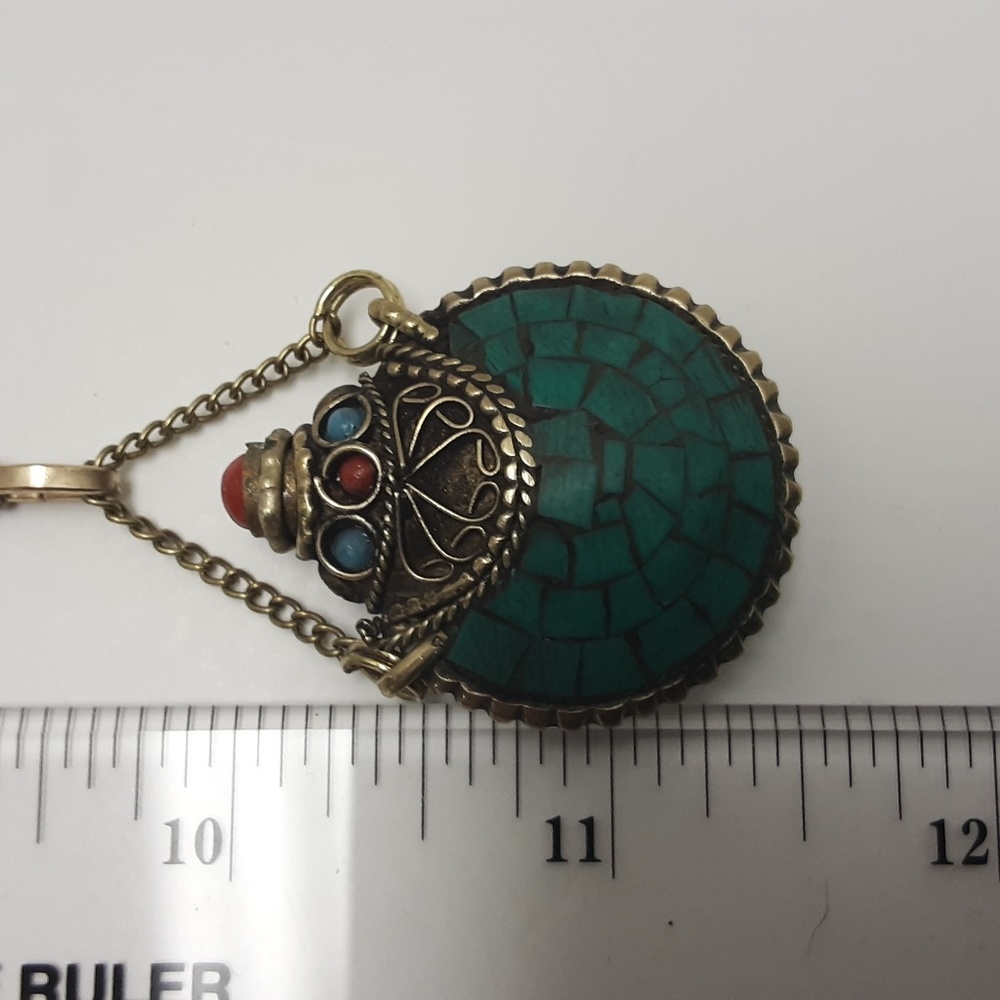 VINTAGE TURQUOISE ENCAPSULATED NECKLACE - Picture 5 of 5